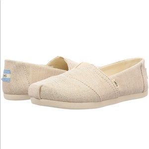 TOMS Women's Espadrille
Alpargata Shoes
5. Natural Pearl Metallic